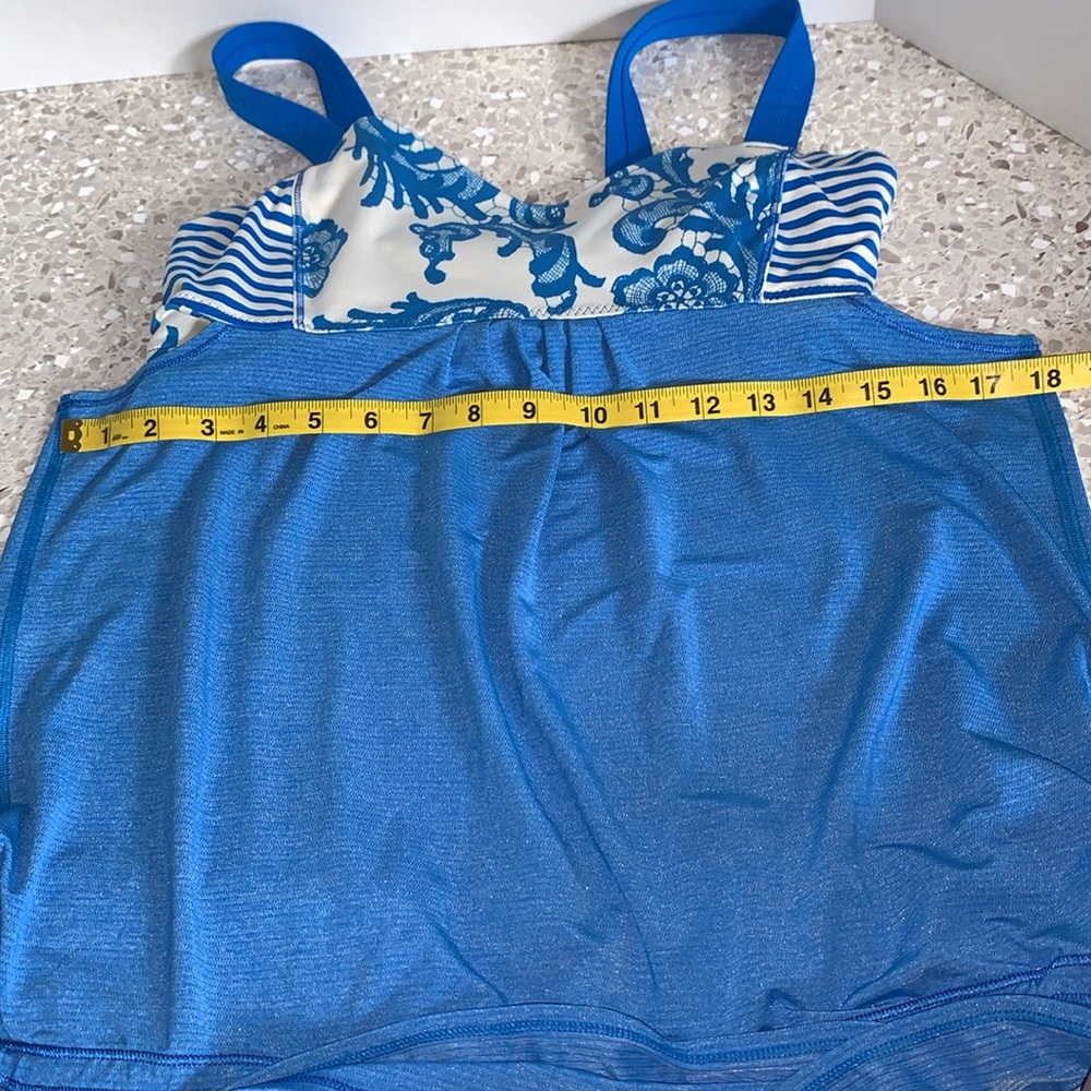 Lululemon Run Back On Track Tank Laceoflage Blue Women’s Size 10 - Picture 7 of 10